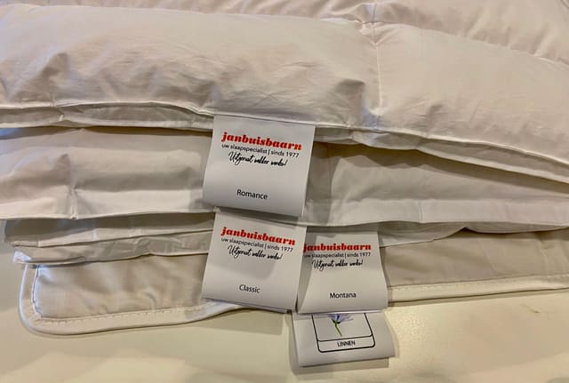 Dekbedden met de labels Romance, Classic en Montana van Jan Buis Baarn